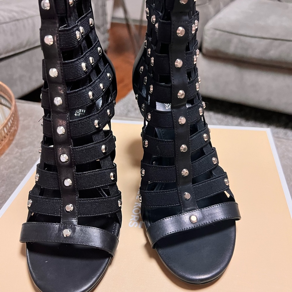 Sherry black leather open toe